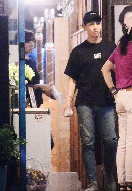 余文乐夫妇变吃瓜群众,揭秘娱乐圈幕后趣闻